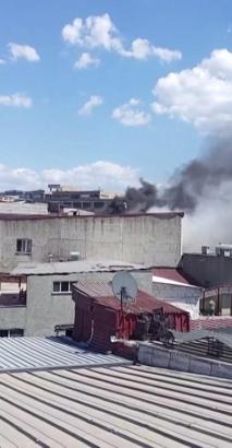 İstanbul- Bayrampaşa'da iş merkezinde çıkan yangın söndürüldü