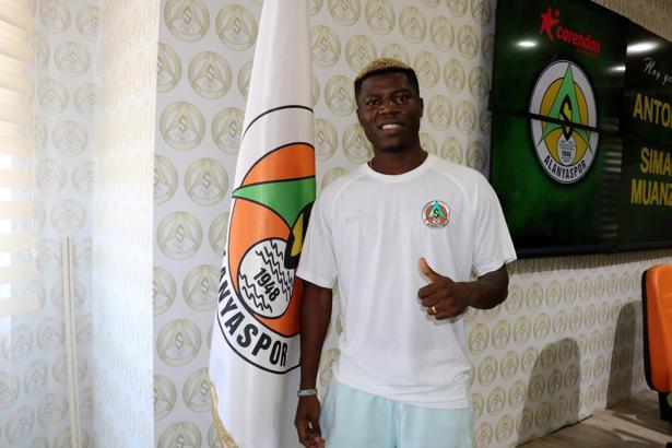 Alanyaspor, Maestro ile 4 yıllık sözleşme imzaladı