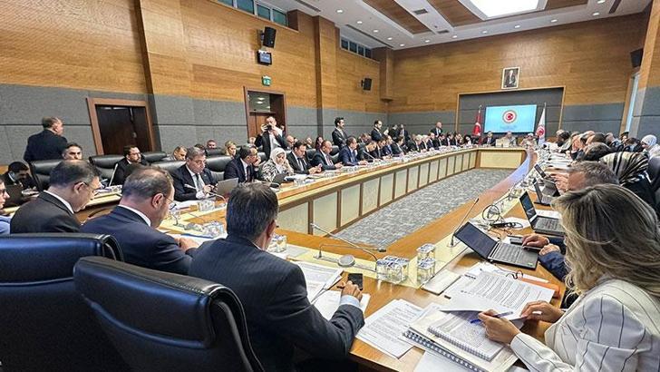Sağlıkla ilgili düzenlemeleri içeren kanun teklifi komisyonda kabul edildi