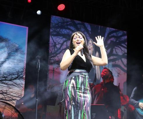 Zara, merhum sanatçı Volkan Konak için 'Al ömrümü' şarkısını seslendirdi