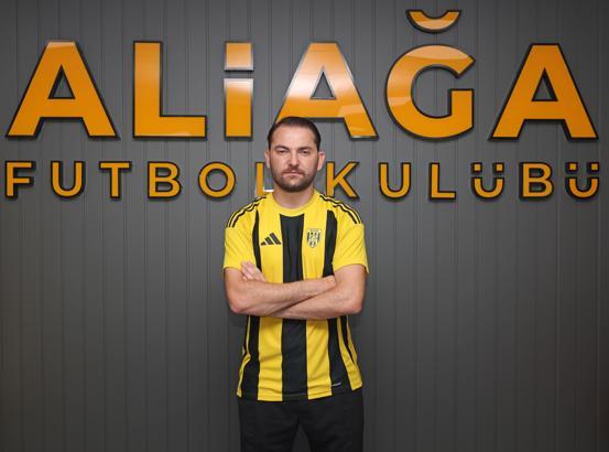 Aliağa FK'da imzalar sürüyor