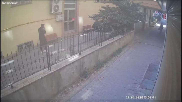 İstanbul- İstanbul'da kendilerini polis gibi tanıtıp dolandırıcılık yapan 3 şüpheli yakalandı