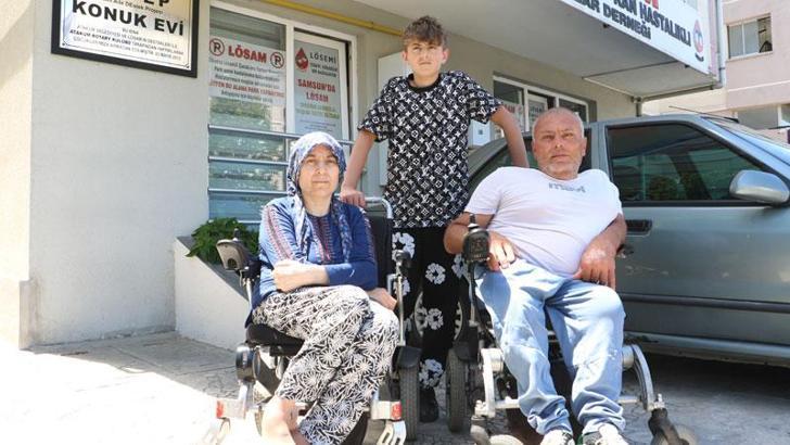 Engelli çift, lösemiye yakalanan oğulları için verdikleri mücadeleyle örnek oldu