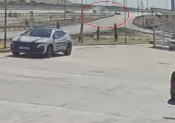 Ters yöne giren otomobille kamyonun çarpıştığı kaza kamerada; 1 ölü, 3 yaralı