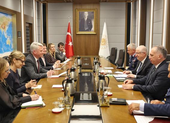 Bakan Güler, İngiltere Büyükelçisi ve BAE Systems Genel Müdürü'nü kabul etti