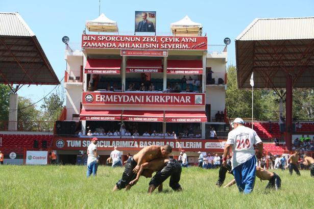 Kırkpınar güreşleri, minik boy pehlivanların müsabakaları ile başladı / Ek fotoğraflar