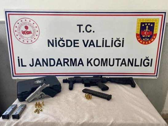 Ulukışla’da ruhsatsız silah operasyonu