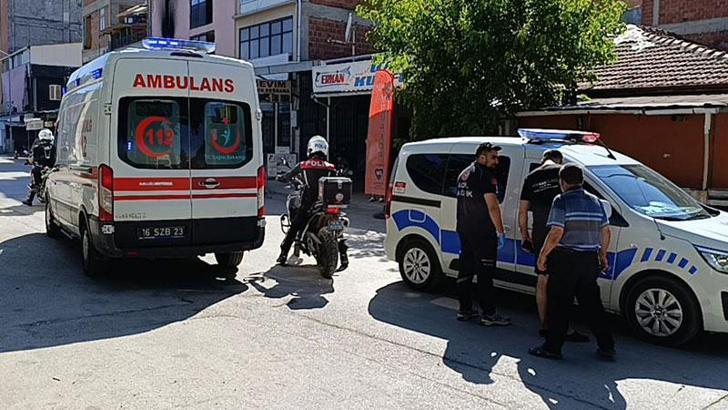 Parkta bıçakladığı kocasını elektrikli bisikletle hastaneye götürdü