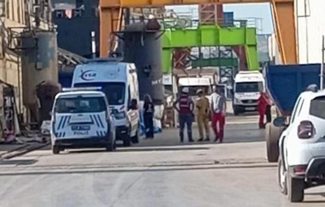 Yalova'da tersanede üzerine vinç düşen işçi hayatını kaybetti