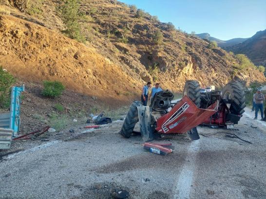 Devrilen traktörün sürücüsü öldü