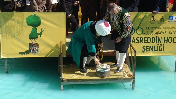 Konya'daki şenlikte Nasreddin Hoca temsili olarak uyandırıldı