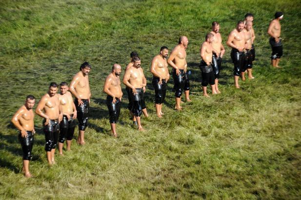 Kırkpınar'da adını çeyrek finale yazdıran pehlivanlar belli oldu