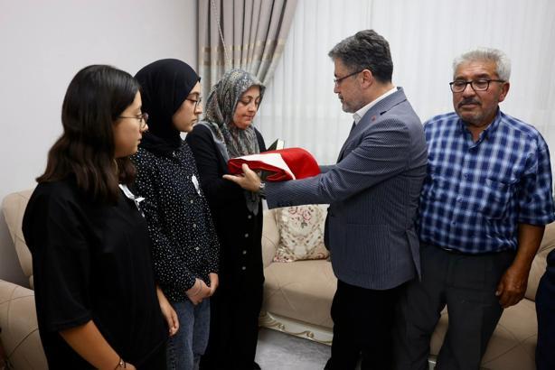 Bakan Yumaklı, şehit dozer operatörünün ailesini ziyaret etti / Ek fotoğraflar