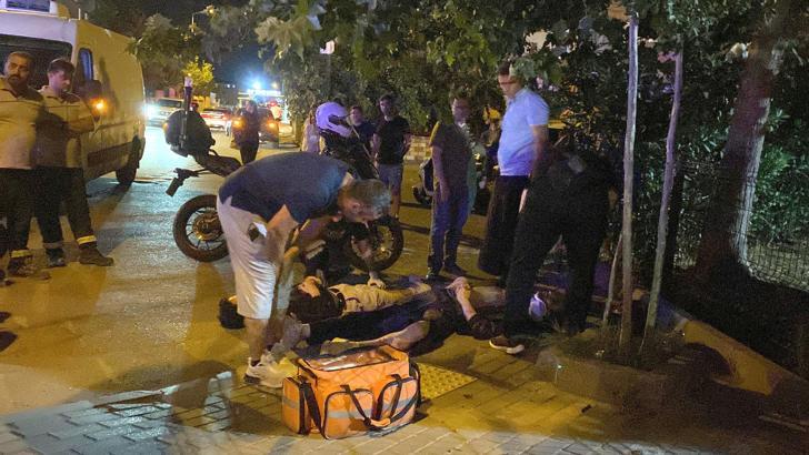 Polisten kaçan sürücünün kullandığı motosiklet otomobille çarpıştı; 2 yaralı