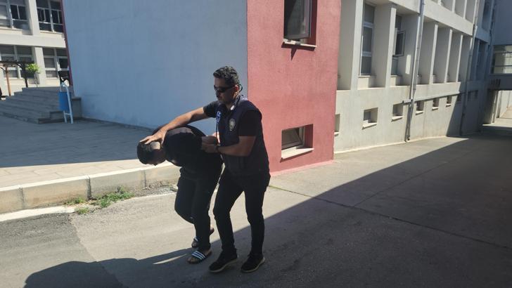 ‘Sazan sarmalı’ yöntemiyle dolandırıcılık yapan 2 şüpheli tutuklandı