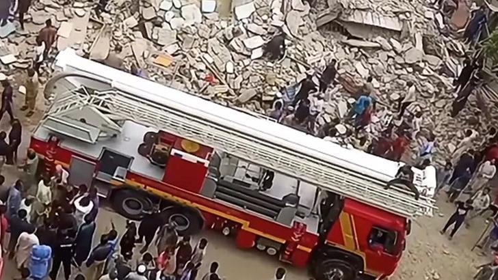 Pakistan'da çöken binada hayatını kaybedenlerin sayısı 27’ye yükseldi