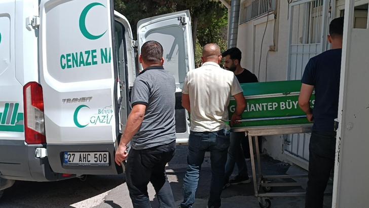 Gaziantep’te TIR'ın çarptığı traktördeki baba öldü, oğlu yaralandı