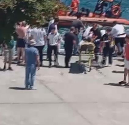 İstanbul - Sarıyer'de boğulma tehlikesi geçiren kişiyi çevredekiler kurtardı