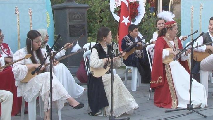 Kazakistan 'Ulusal Dombra Günü' Zeytinburnu’nda kutlandı