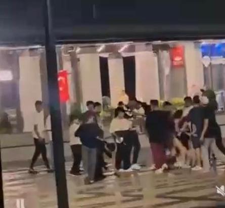 Bursa’da bıçaklı şüpheli, anne ve 2 kızı ile yardıma gelen bir kişiyi yaraladı