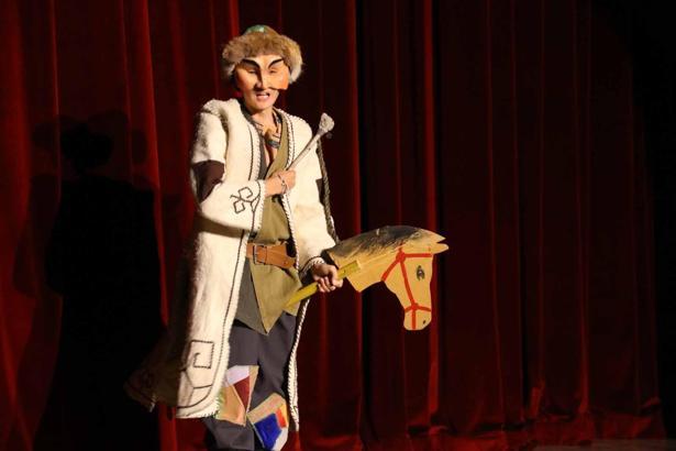 Kazak ekip ‘Hit Aldar’ İle Konya’da ayakta alkışlandı