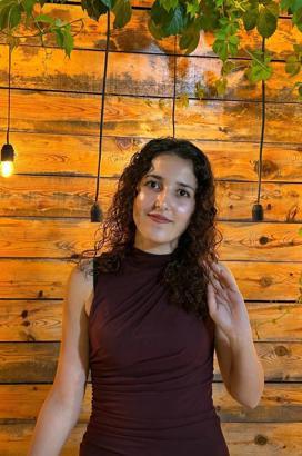 Kız kardeşini 14 bıçak darbesiyle öldürüp başını kesmeye çalıştı