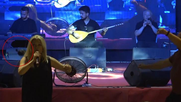 Festivalde sahne alan sanatçının başına dron çarptı