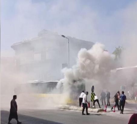 İstanbul- Sancaktepe'de İETT otobüsünde yangın