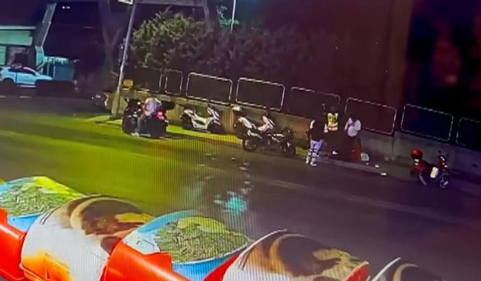 İstanbul- Ümraniye'de 2 motosiklet kafa kafaya çarpıştı; kaza kamerada