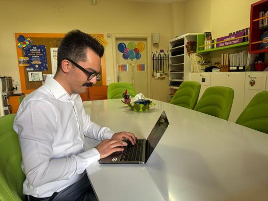 Bilgisayarla vakıfta tanıştı, dijital dönüşüm danışmanı oldu