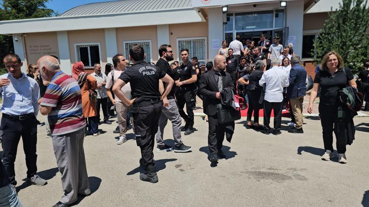 78 kişinin öldüğü Kartalkaya'daki otel yangınına ilişkin davanın ilk duruşması başladı (7)