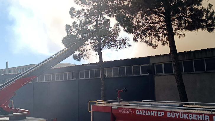 Gaziantep’te halı fabrikasında yangın