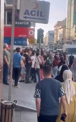 İstanbul - Sultangazi’de denetim yapan polis ekibine bıçak çeken şüpheli, kovalamaca sonrasında yakalandı