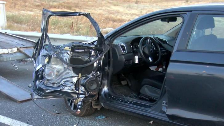 İstanbul - Arnavutköy'de emniyet şeridinde aracından inen sürücüye minibüs çarptı: 1 ölü