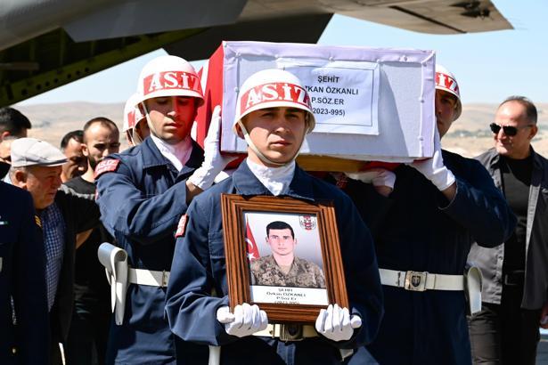 Şehitler Özkanlı ve Yaman, Kapadokya Havalimanından memleketlerine uğurlandı