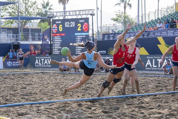 Avrupa Plaj Hentbolu Şampiyonası'nda Türkiye, Norveç'e mağlup oldu