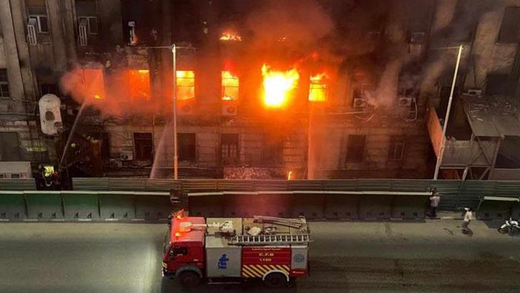 Mısır'da iletişim merkezinde yangın: 4 ölü