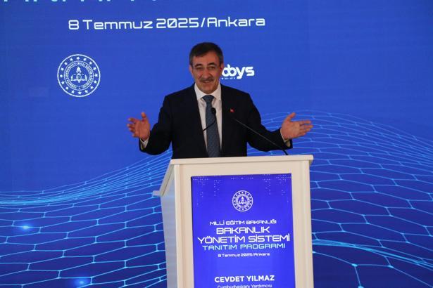 Cevdet Yılmaz: Geleceğin taleplerine de odaklanan bir eğitim modeliyle yol alıyoruz