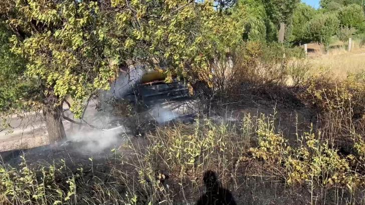 Elazığ da otluk alanda çıkan yangın, kontrol altına alındı