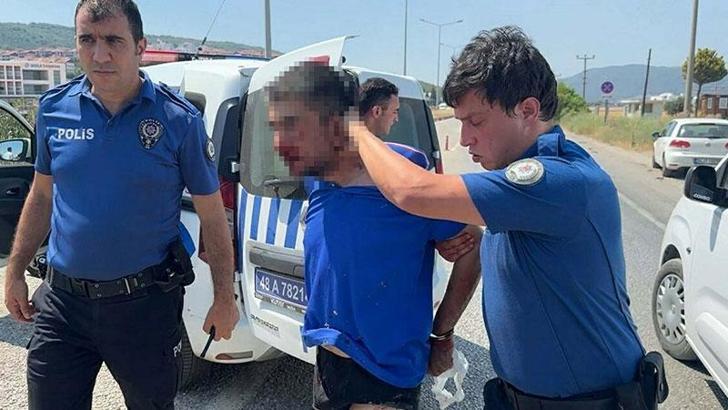 ‘Dur’ ihtarından kaçarken 4 polis aracına çarptı, lastiklerine ateş edilerek durduruldu