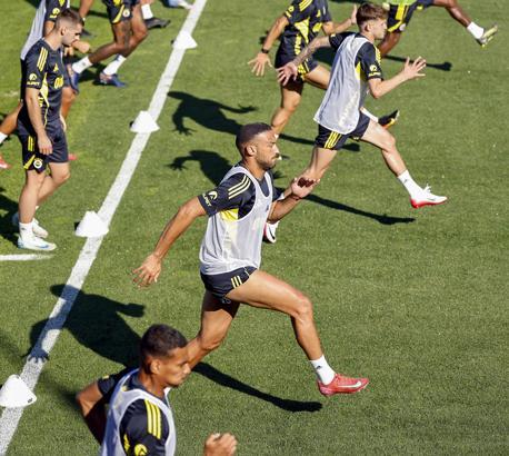 Fenerbahçe günün ikinci çalışmasını gerçekleştirdi