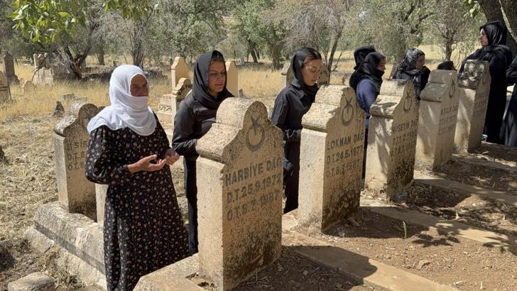 Midyat’ta 38 yıl önce PKK'nın şehit ettiği 9 kişi, dualarla anıldı
