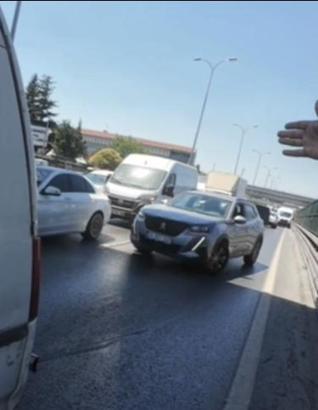 İstanbul - Motokuryenin Avcılar'dan Zeytinburnu'na kadar ambulansa yol açma çabası kamerada