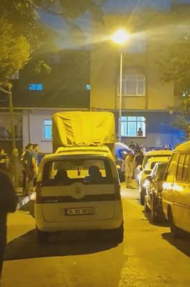 İstanbul - Küçükçekmece’de aynı anda 2 yaralamalı olay meydana geldi