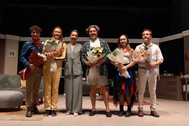 'Mutlu Aile Tablosu', sanatseverlerle buluştu