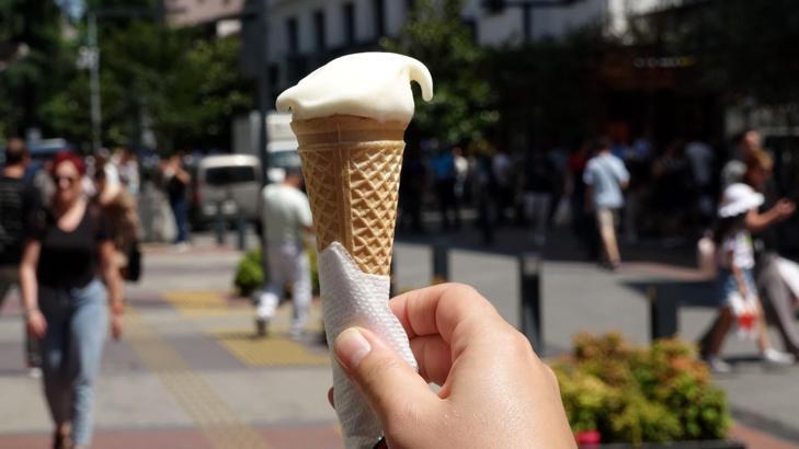 Yaz tatlısında gizli tehlike: Hazır dondurmada aşırı katkı riski