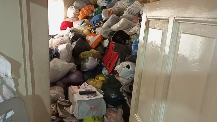 Evden 6 kamyon çöp çıktı