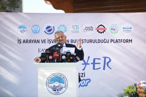 Büyükşehir Belediyesi’nin Kariyer Merkezi’nden 6 ayda bin 500 kişiye istihdam