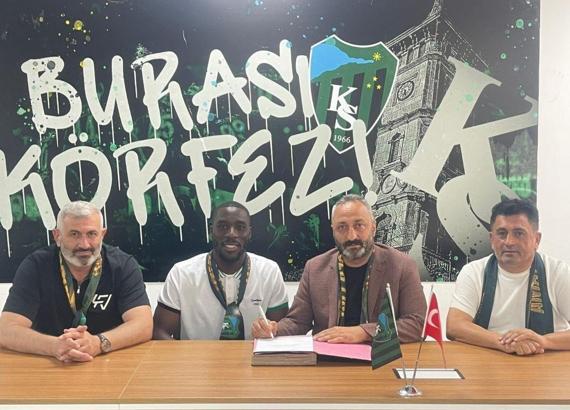 Kocaelispor, Massadio Haidara ile 2 yıllık sözleşme imzaladı