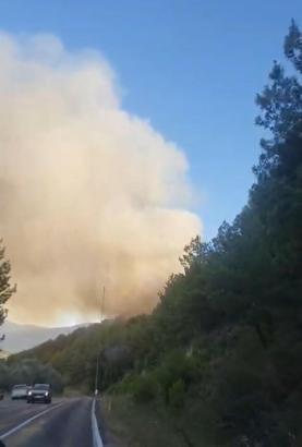 Çanakkale’de orman yangını; Kaz dağlarındaki köy yolları ulaşıma kapatıldı